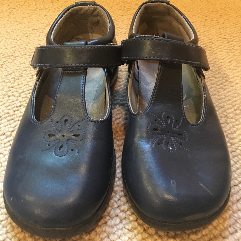 Girls shoes